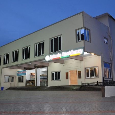 明星居住酒店 乌提 外观 照片